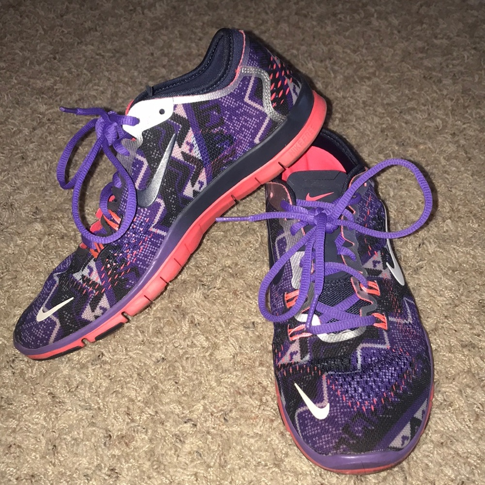 Nike tennis shoes